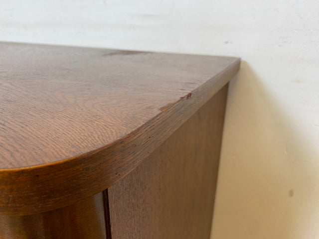 Stilvolle und gut erhaltene 50er Jahre Barkommode mit Schiebetüren & Originalgläsern I Barschrank Barvitrine Vitrine Bar Kommode Sideboard Mid-Century Vintage 60er I