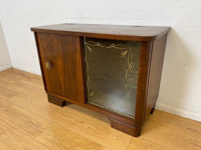 Stilvolle und gut erhaltene 50er Jahre Barkommode mit Schiebetüren & Originalgläsern I Barschrank Barvitrine Vitrine Bar Kommode Sideboard Mid-Century Vintage 60er I