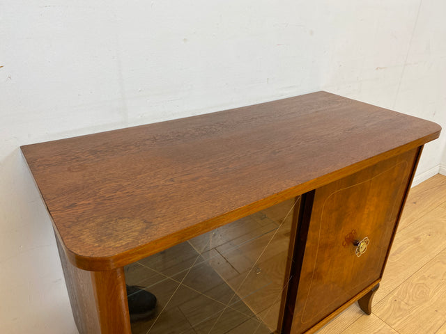Sehr schöne 50er Jahre Barkommode aus vollem Holz mit Schiebetüren und verspiegeltem Barfach I Barschrank Bar Mini-Bar Kommode Schrank Sideboard Vitrine Mid-Century Vintage I