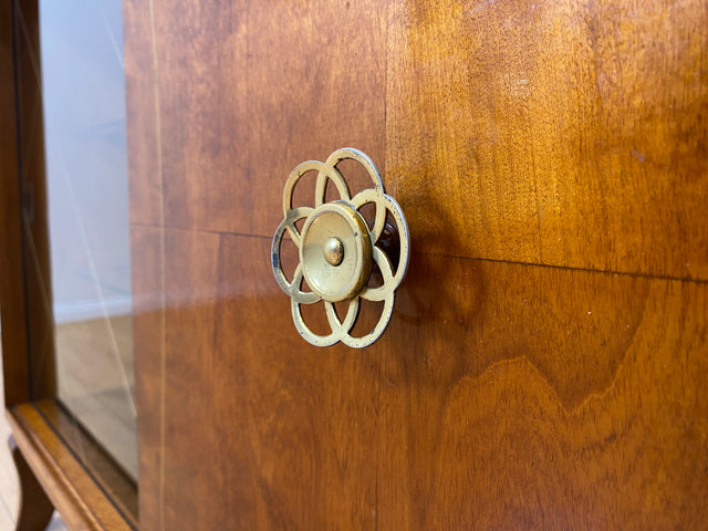 Sehr schöne 50er Jahre Barkommode aus vollem Holz mit Schiebetüren und verspiegeltem Barfach I Barschrank Bar Mini-Bar Kommode Schrank Sideboard Vitrine Mid-Century Vintage I