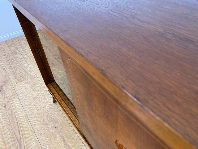 Sehr schöne 50er Jahre Barkommode aus vollem Holz mit Schiebetüren und verspiegeltem Barfach I Barschrank Bar Mini-Bar Kommode Schrank Sideboard Vitrine Mid-Century Vintage I