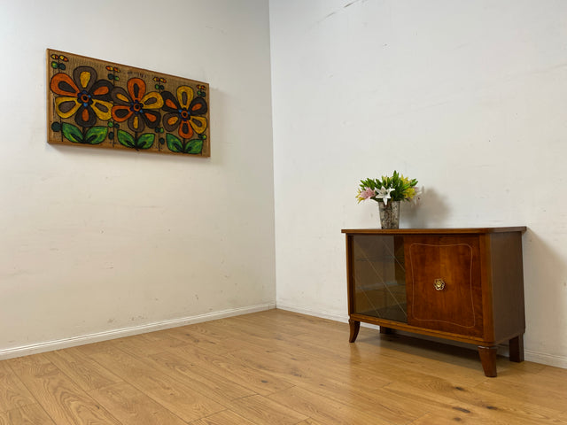 Sehr schöne 50er Jahre Barkommode aus vollem Holz mit Schiebetüren und verspiegeltem Barfach I Barschrank Bar Mini-Bar Kommode Schrank Sideboard Vitrine Mid-Century Vintage I