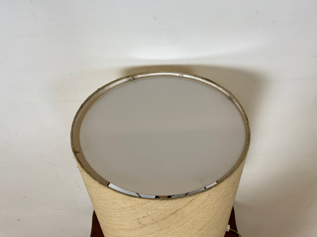 Grandiose 50er Jahre Brutalismus Tischlampe mit skulpturalem metallbeschichtetem Lampenfuß & original Lampenschirm I Tischleuchte Schreibtischlampe Lampe Leuchte Vintage I