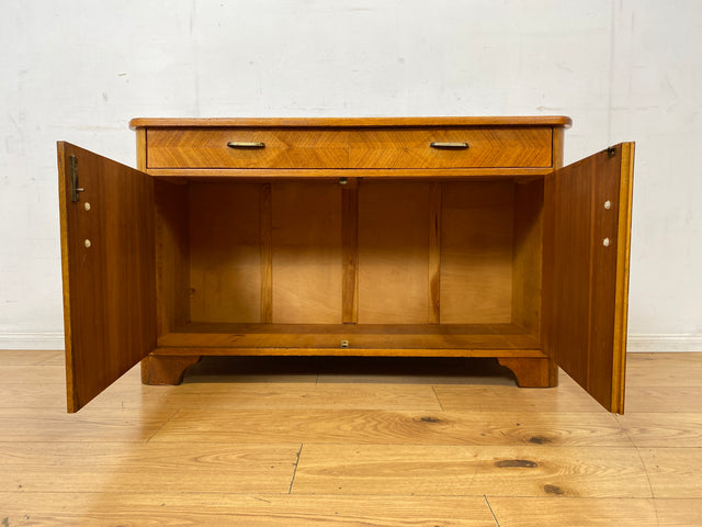 Formschöne 50er Jahre Kommode aus vollem Holz in Eiche mit Schublade I Sideboard Schrank Anrichte Wäschekommode Fernsehkommode TV Bank Board Mid-Century Vintage 60er I