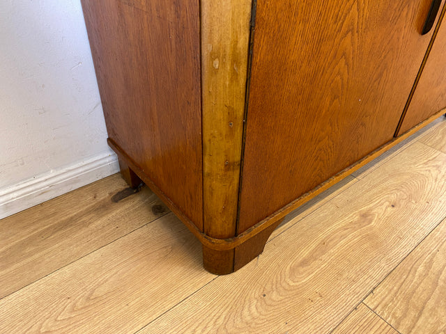 Formschöne 50er Jahre Kommode aus vollem Holz in Eiche mit Schublade I Sideboard Schrank Anrichte Wäschekommode Fernsehkommode TV Bank Board Mid-Century Vintage 60er I