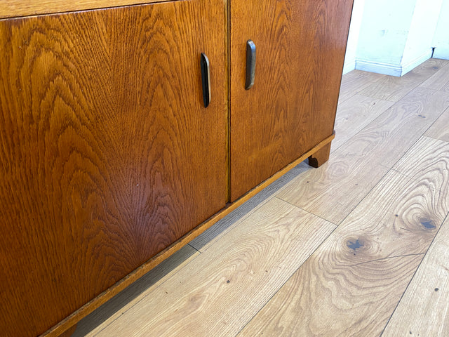 Formschöne 50er Jahre Kommode aus vollem Holz in Eiche mit Schublade I Sideboard Schrank Anrichte Wäschekommode Fernsehkommode TV Bank Board Mid-Century Vintage 60er I