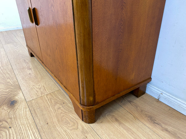 Formschöne 50er Jahre Kommode aus vollem Holz in Eiche mit Schublade I Sideboard Schrank Anrichte Wäschekommode Fernsehkommode TV Bank Board Mid-Century Vintage 60er I