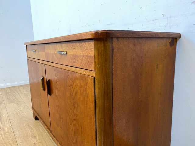 Formschöne 50er Jahre Kommode aus vollem Holz in Eiche mit Schublade I Sideboard Schrank Anrichte Wäschekommode Fernsehkommode TV Bank Board Mid-Century Vintage 60er I