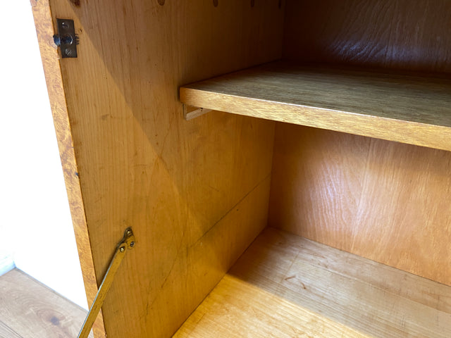Hübscher 50er Jahre Schreibschrank aus vollem Holz in Maserbirke I Schrank Sekretär Schreibtisch Schreibkommode Highboard Bücherschrank Barschrank Vintage Mid-Century 60er I