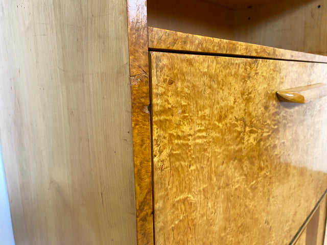 Hübscher 50er Jahre Schreibschrank aus vollem Holz in Maserbirke I Schrank Sekretär Schreibtisch Schreibkommode Highboard Bücherschrank Barschrank Vintage Mid-Century 60er I