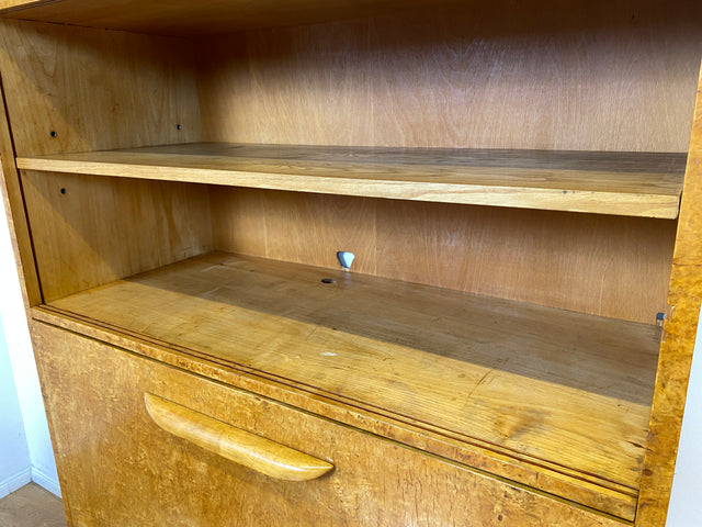 Hübscher 50er Jahre Schreibschrank aus vollem Holz in Maserbirke I Schrank Sekretär Schreibtisch Schreibkommode Highboard Bücherschrank Barschrank Vintage Mid-Century 60er I