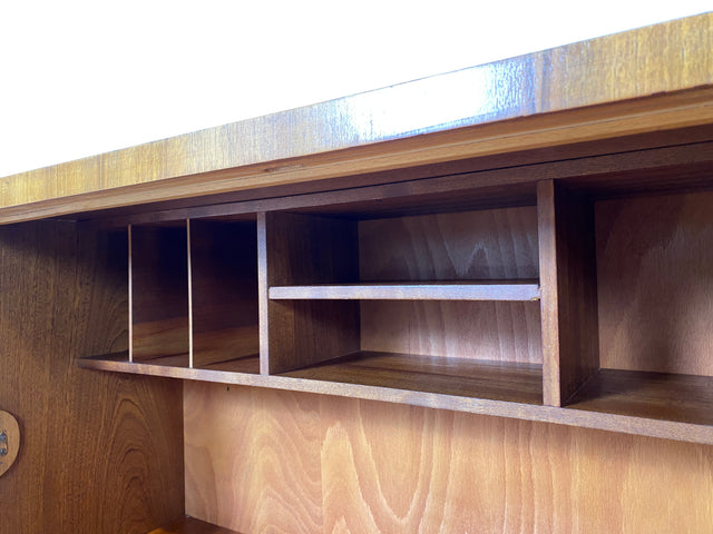 Schöner minimalistischer 50er Jahre Sekretär I Massivholz in Nussbaum I Schreibschrank Schreibkommode Schrank Highboard Kommode Barschrank Mid-Century Vintage Bauhaus I
