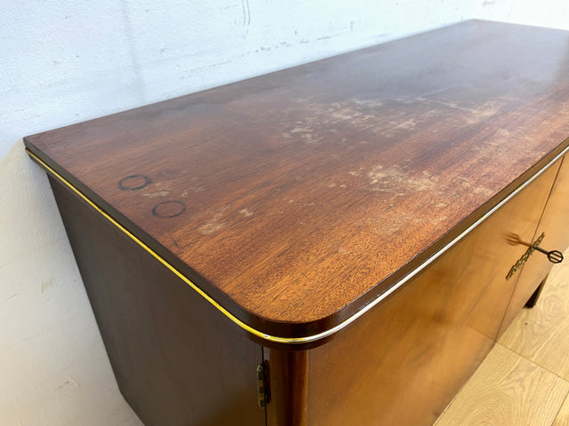 Hochwertiges 50er Jahre Sideboard mit Schubladen & Messingbeschlag I Vollholz I Kommode Schrank Anrichte Wäschekommode TV Lowboard Art Deco Mid-Century Rockabilly Vintage I