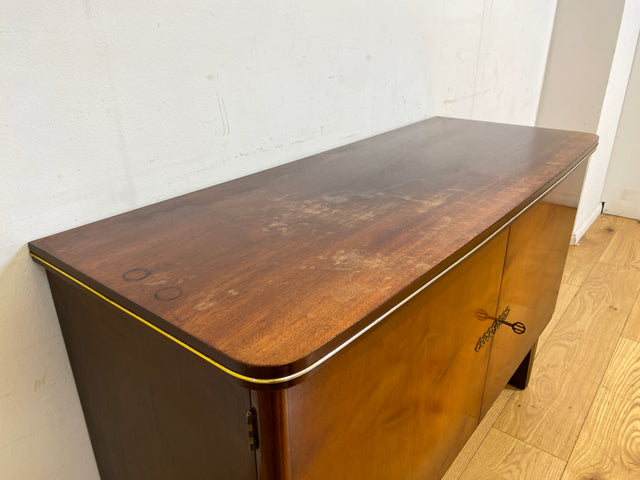 Hochwertiges 50er Jahre Sideboard mit Schubladen & Messingbeschlag I Vollholz I Kommode Schrank Anrichte Wäschekommode TV Lowboard Art Deco Mid-Century Rockabilly Vintage I