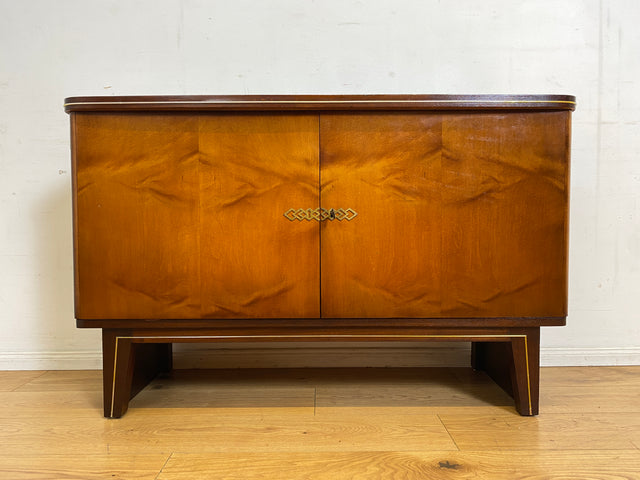 Hochwertiges 50er Jahre Sideboard mit Schubladen & Messingbeschlag I Vollholz I Kommode Schrank Anrichte Wäschekommode TV Lowboard Art Deco Mid-Century Rockabilly Vintage I