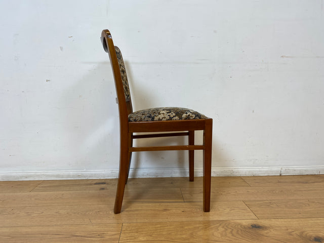 Set aus 4 eleganten und stabilen 50er Jahre Stühle mit floralem Originalbezug I 4er Esszimmerstühle Holzstühle Küchenstühle Dining Chairs Blumen Mid-Century Vintage 60er I