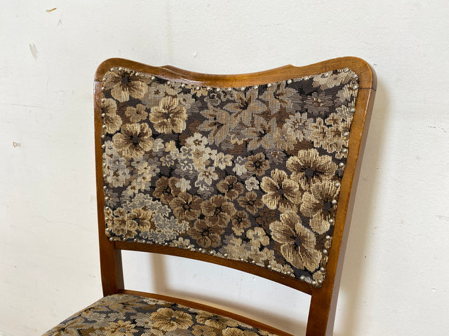 Set aus 4 eleganten und stabilen 50er Jahre Stühle mit floralem Originalbezug I 4er Esszimmerstühle Holzstühle Küchenstühle Dining Chairs Blumen Mid-Century Vintage 60er I