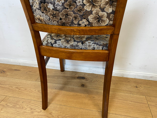 Set aus 4 eleganten und stabilen 50er Jahre Stühle mit floralem Originalbezug I 4er Esszimmerstühle Holzstühle Küchenstühle Dining Chairs Blumen Mid-Century Vintage 60er I