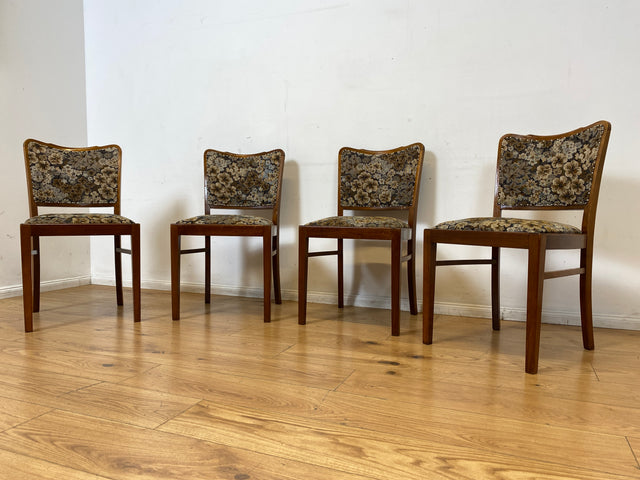 Set aus 4 eleganten und stabilen 50er Jahre Stühle mit floralem Originalbezug I 4er Esszimmerstühle Holzstühle Küchenstühle Dining Chairs Blumen Mid-Century Vintage 60er I