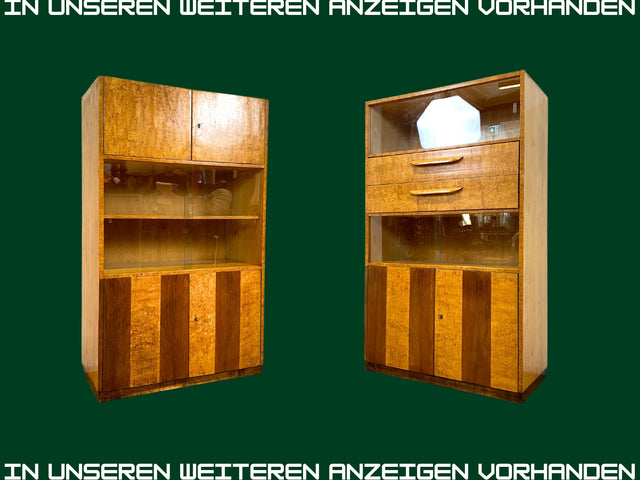 Stilvolle 50er Jahre Vitrine aus vollem Holz in Maserbirke mit Schubladen
