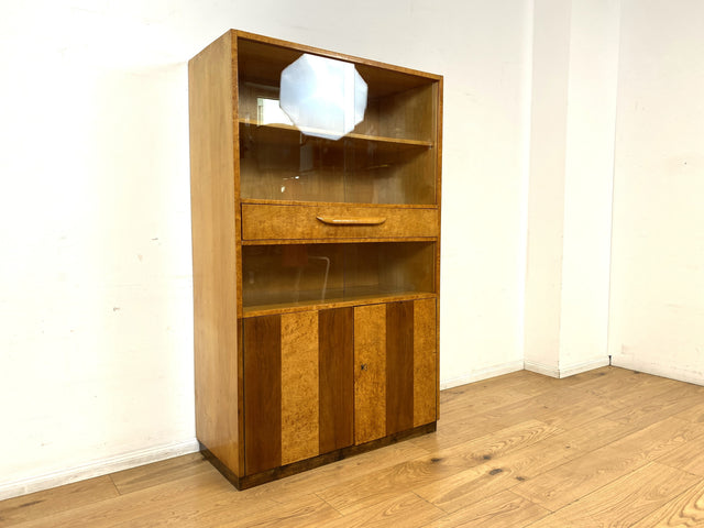 Schöne 50er Jahre Vitrine aus vollem Holz in Maserbirke I Schrank Glasvitrine Wohnzimmerschrank Highboard Bücherschrank Geschirrschrank Vintage Mid-Century 60er I