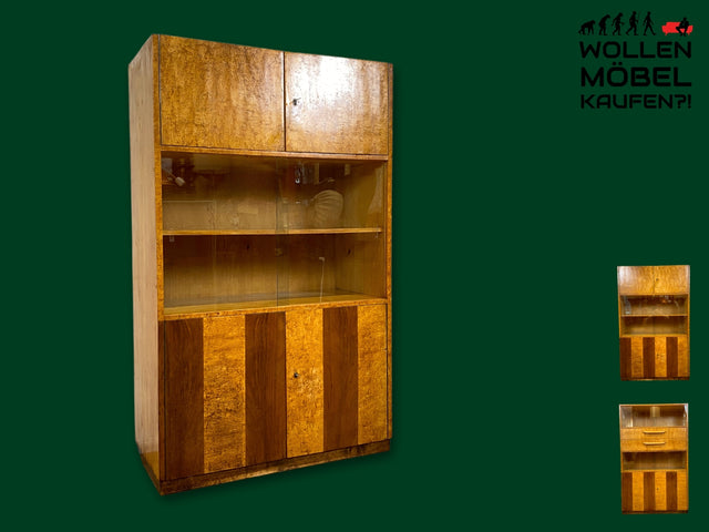 Stilvolle 50er Jahre Vitrine aus vollem Holz in Maserbirke