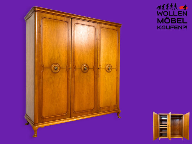 Besonders schöner 60er Jahre Chippendale Kleiderschrank aus vollem Holz mit Schubladen I Schrank Schlafzimmerschrank Wäscheschrank Wardrobe Vintage Mid-Century Barock I