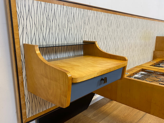 Kultiges 60er Jahre Bett von VEB Hellerau in sehr seltener Ausführung mit integrierten Nachttischen I Doppelbett Schlafzimmerbett Schlafzimmer Vintage DDR Mid-Century 50er I
