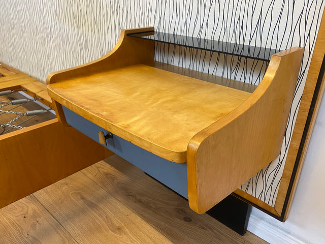 Kultiges 60er Jahre Bett von VEB Hellerau in sehr seltener Ausführung mit integrierten Nachttischen I Doppelbett Schlafzimmerbett Schlafzimmer Vintage DDR Mid-Century 50er I