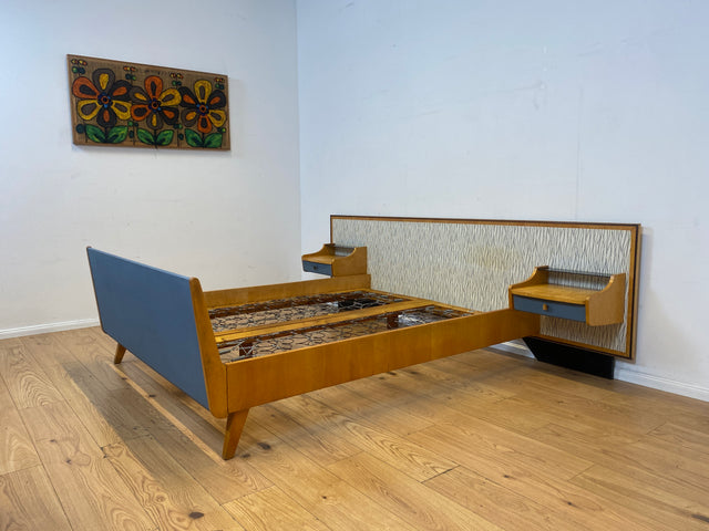 Kultiges 60er Jahre Bett von VEB Hellerau in sehr seltener Ausführung mit integrierten Nachttischen I Doppelbett Schlafzimmerbett Schlafzimmer Vintage DDR Mid-Century 50er I
