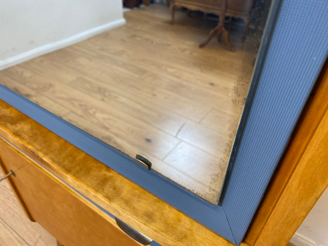 60er Jahre Schrank mit Spiegel, Schublade und Messinggriffen I Schrank Kleiderschrank Spiegelschrank Flurschrank Garderobe Barschrank Mid-Century Vintage 50er I