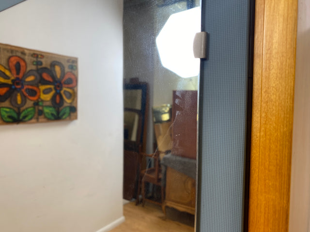 Sehr hübscher 60er Jahre Schrank mit Spiegel , Schublade & Messinggriffen I Schrank Kleiderschrank Spiegelschrank Flurschrank Garderobe Badschrank Mid-Century Vintage 50er