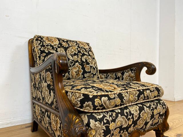 Wunderschöner und äußerst gemütlicher handverzierter 60er Jahre Sessel im antiken Stil mit hochwertigem floralem Bezug I Salonsessel Lesesessel Blumensessel Barock Vintage I