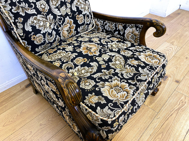 Wunderschöner und äußerst gemütlicher handverzierter 60er Jahre Sessel im antiken Stil mit hochwertigem floralem Bezug I Salonsessel Lesesessel Blumensessel Barock Vintage I