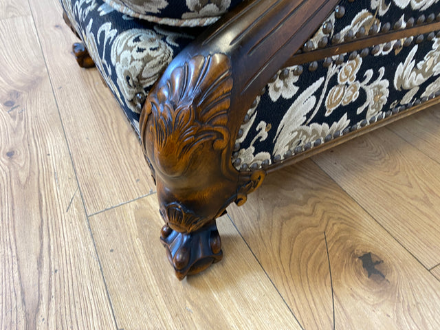 Wunderschöner und äußerst gemütlicher handverzierter 60er Jahre Sessel im antiken Stil mit hochwertigem floralem Bezug I Salonsessel Lesesessel Blumensessel Barock Vintage I