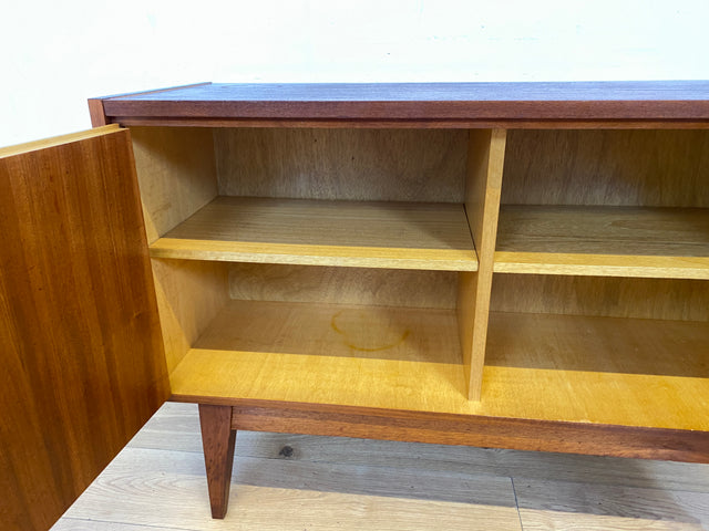Sehr schönes 60er Jahre Sideboard mit konischen Beinen I Kommode Schrank Anrichte TV Board Lowboard Bank Wäschekommode Schuhkommode Schuhschrank Mid-Century Vintage I