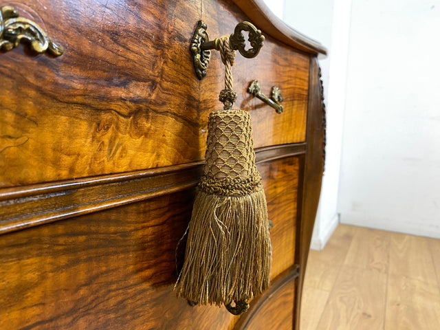 Elegante und hochwertige 60er Jahre Stilmöbel Kommode I Vollholz I mit Schubladen und Messinggriffen I Schrank Schubladenkommode Wäschekommode Barock Rokoko Vintage