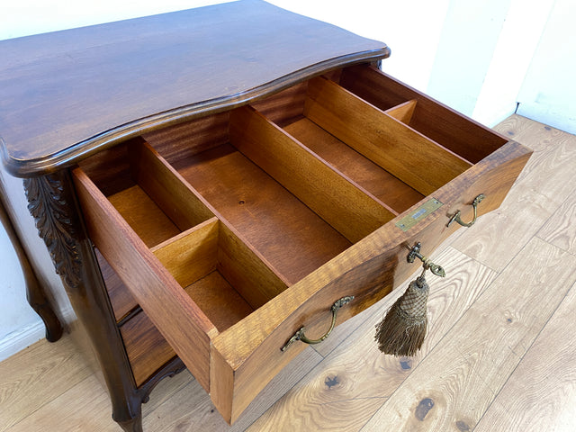 Elegante und hochwertige 60er Jahre Stilmöbel Kommode I Vollholz I mit Schubladen und Messinggriffen I Schrank Schubladenkommode Wäschekommode Barock Rokoko Vintage