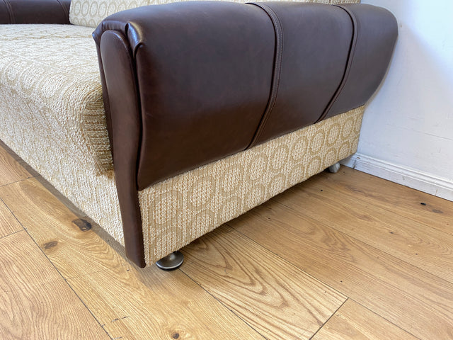 Retro pur! Gemütliche 70er Jahre Couch mit Schlaffunktion mit hellem Originalbezug I Sofa Couch Schlafsofa Schlafcouch Klappcouch Daybed Sitzgarnitur Vintage Space Age 60er I