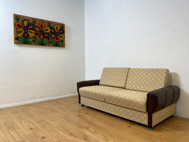 Retro pur! Gemütliche 70er Jahre Couch mit Schlaffunktion mit hellem Originalbezug I Sofa Couch Schlafsofa Schlafcouch Klappcouch Daybed Sitzgarnitur Vintage Space Age 60er I