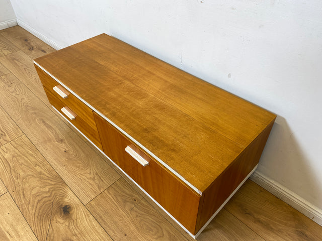Hübsches 70er Jahre Lowboard mit Schubladen und Klappe, auf neuen Hairpin Füßen I Kommode Sideboard Wäschekommode Flurkommode TV Bank Board Fernsehkommode Retro Vintage I