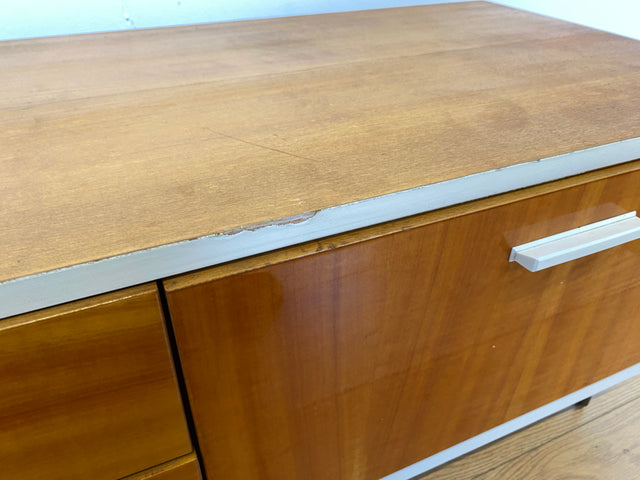 Hübsches 70er Jahre Lowboard mit Schubladen und Klappe, auf neuen Hairpin Füßen I Kommode Sideboard Wäschekommode Flurkommode TV Bank Board Fernsehkommode Retro Vintage I