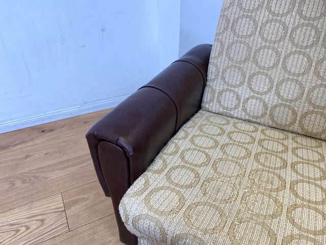 Retro pur! Gemütlicher 70er Jahre Sessel auf Rollen mit hellem Originalbezug und Kunst Leder Armlehnen I Clubsessel Loungesessel Sitzgarnitur Vintage Space Age 60er I
