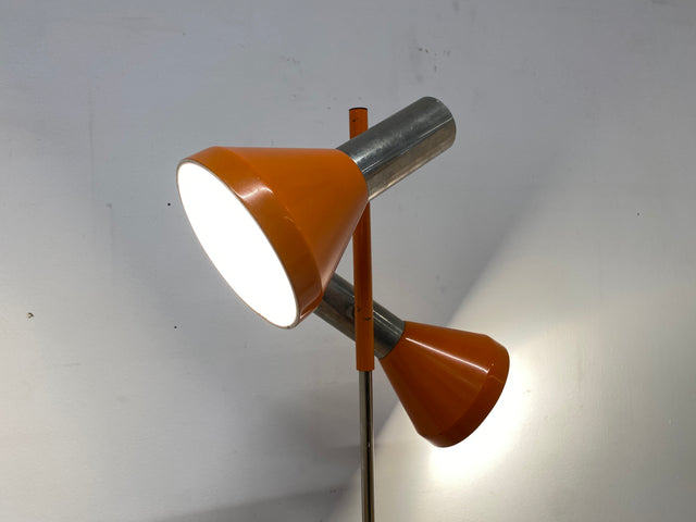 Kultige 70er Jahre Space Age Stehlampe in grandiosem Orange und Chrom mit zwei verstellb. Leuchten I Stehleuchte Lampe Leselampe Licht Pop Art Retro Vintage Mid-Century 60er I