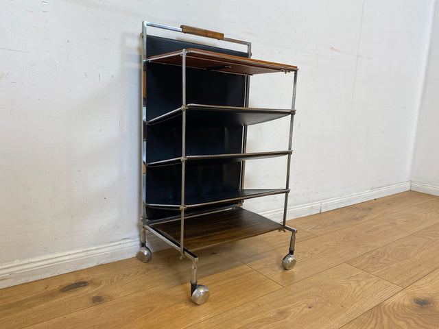 Stilvoller 70er Jahre Space Age Zeitungsständer auf Rollen aus Chrom , Leder & Nussbaum I Zeitungsablage Beistelltisch Ablage Couchtisch Regal Servierwagen Teewagen Vintage I