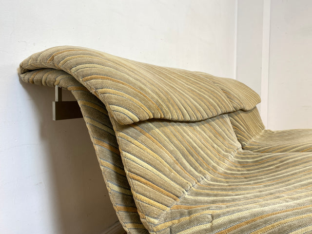 WMK I Ikonisches 70er Jahre Wave Sofa von Giovanni Offredi für Saporiti Italia auf Chrom Gestell und in Originalbezug