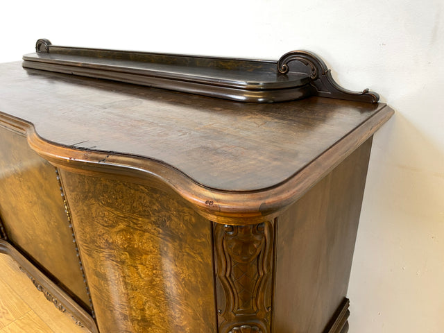 WMK I Elegante handverzierte antike Anrichte mit Schubladen und Marmor Ablage