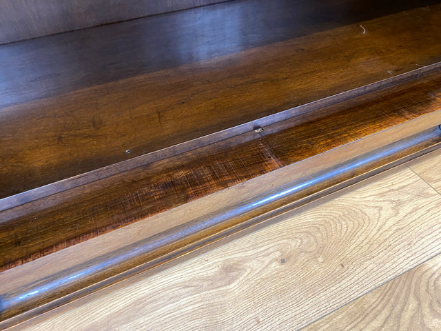 Besonders schöne handverzierte antike Vitrine aus vollem Holz mit Beleuchtung I Glasvitrine Büchervitrine Wohnzimmerschrank Geschirrschrank Highboard Art Deco Vintage I
