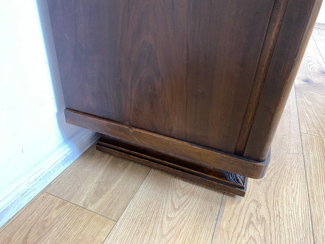 Besonders schöne handverzierte antike Vitrine aus vollem Holz mit Beleuchtung I Glasvitrine Büchervitrine Wohnzimmerschrank Geschirrschrank Highboard Art Deco Vintage I