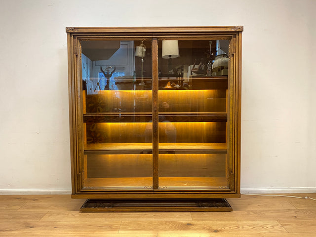 Besonders schöne handverzierte antike Vitrine aus vollem Holz mit Beleuchtung I Glasvitrine Büchervitrine Wohnzimmerschrank Geschirrschrank Highboard Art Deco Vintage I